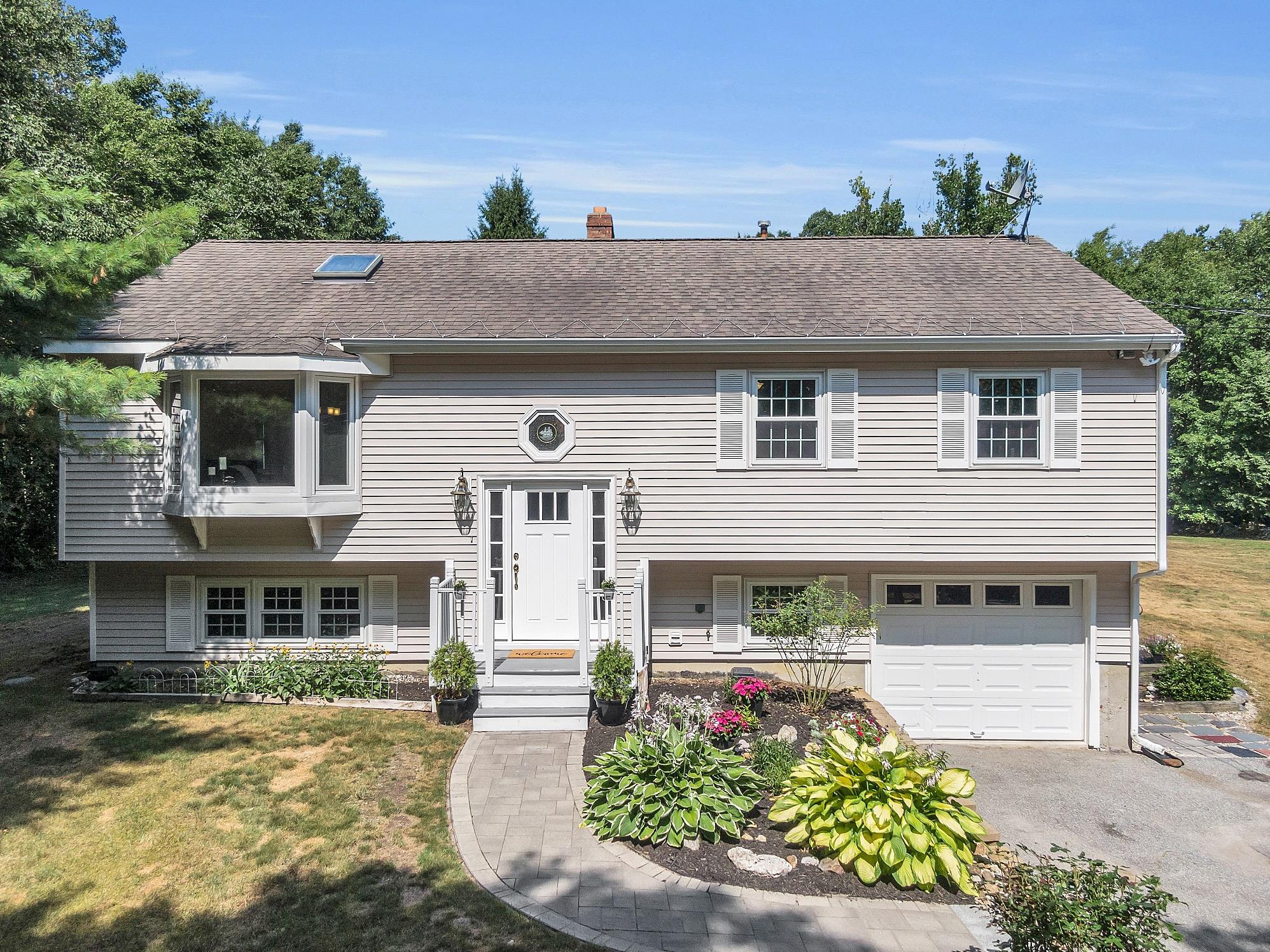 93 Naticook Road Merrimack, NH 03054 - Photo 1 of 39