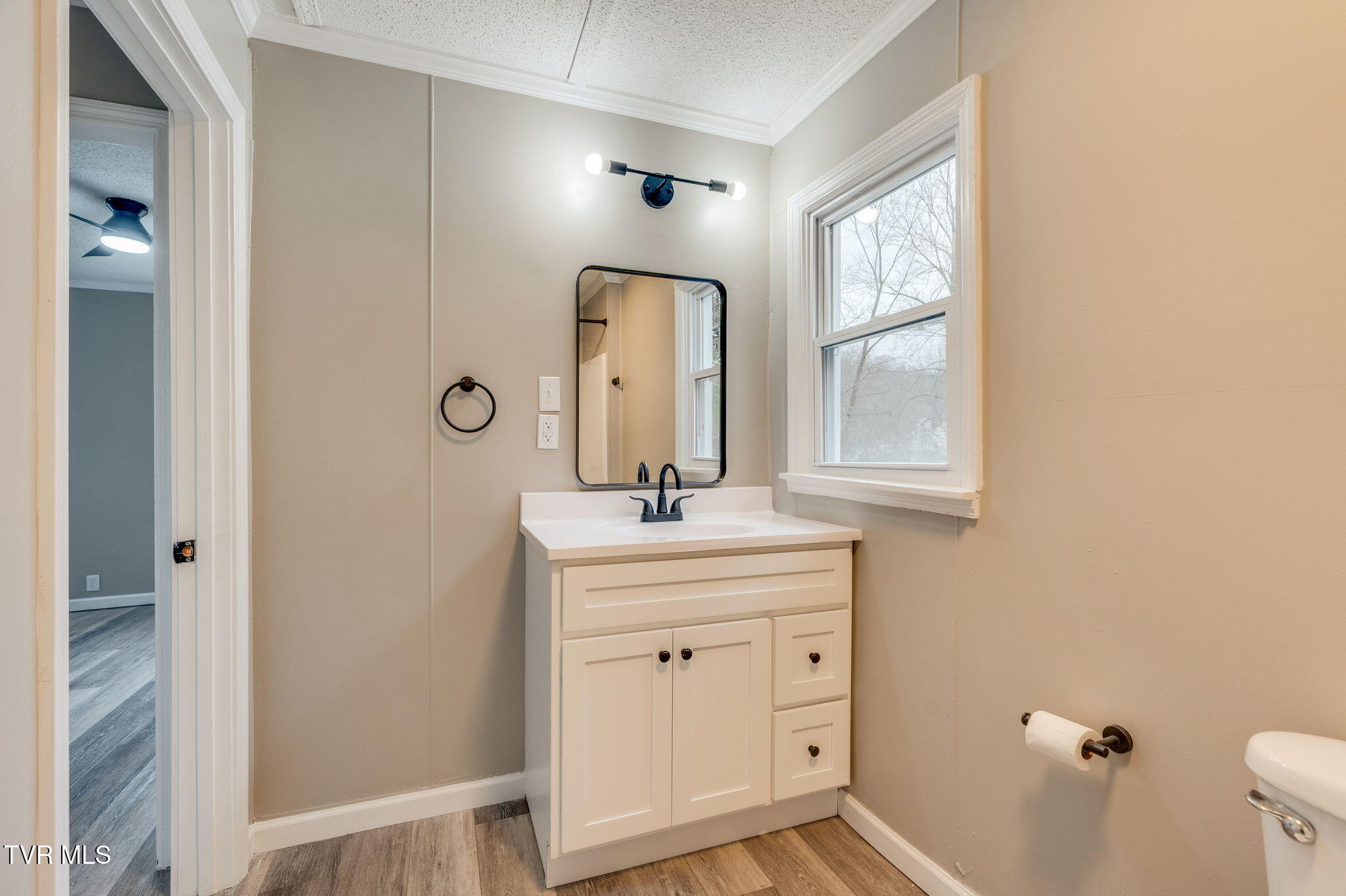 1131 Berry Road Elizabethton, TN 37643 - Photo 16 of 24 018