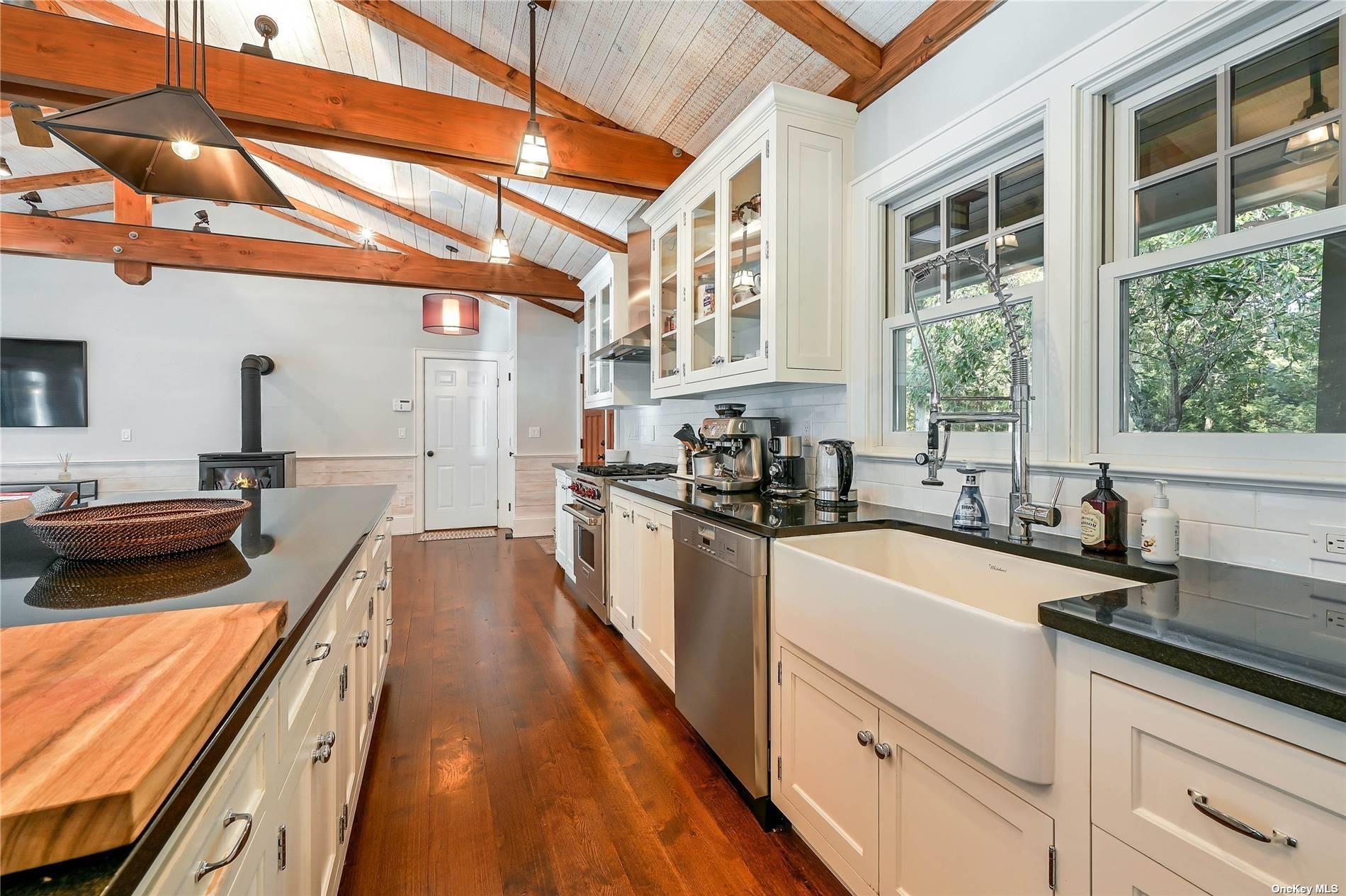 1600 Pine Tree Road Cutchogue, NY 11935 - Photo 10 of 32