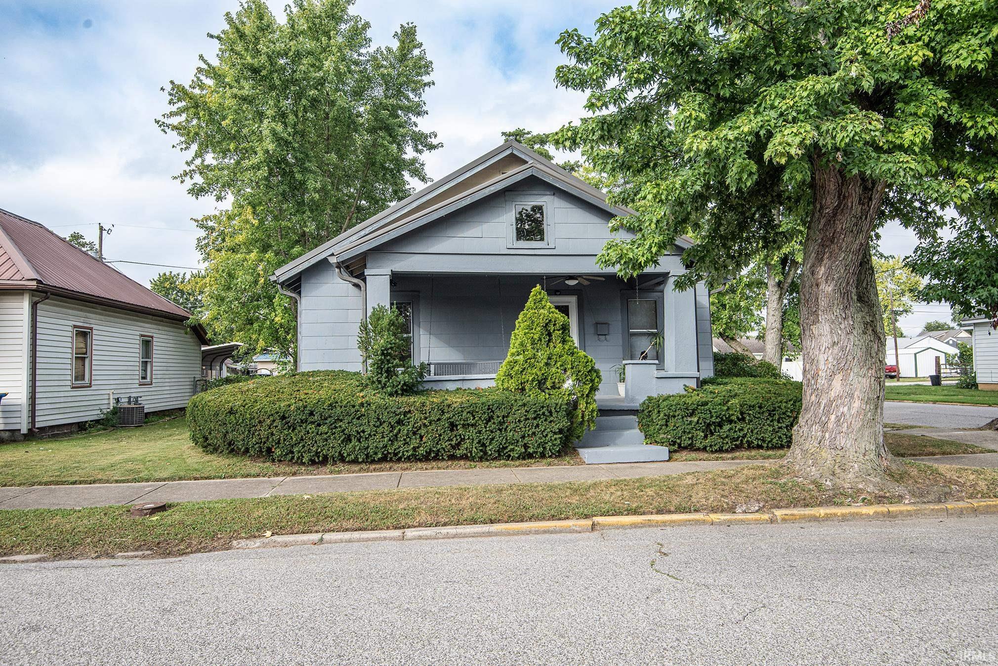 1301 Ridgeway Avenue Vincennes, IN 47591 - Photo 1 of 26 Gallery Image 1