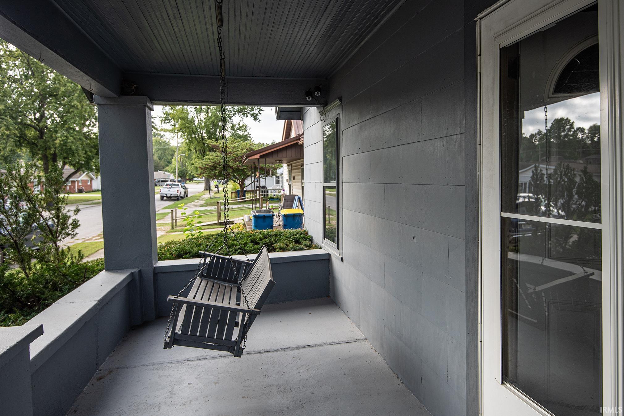 1301 Ridgeway Avenue Vincennes, IN 47591 - Photo 2 of 26 Gallery Image 2