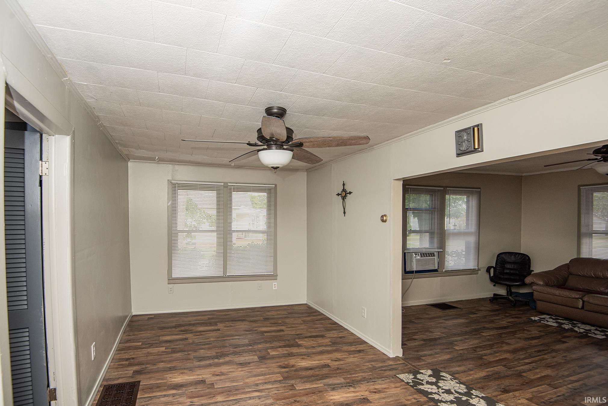 1301 Ridgeway Avenue Vincennes, IN 47591 - Photo 6 of 26 Gallery Image 6