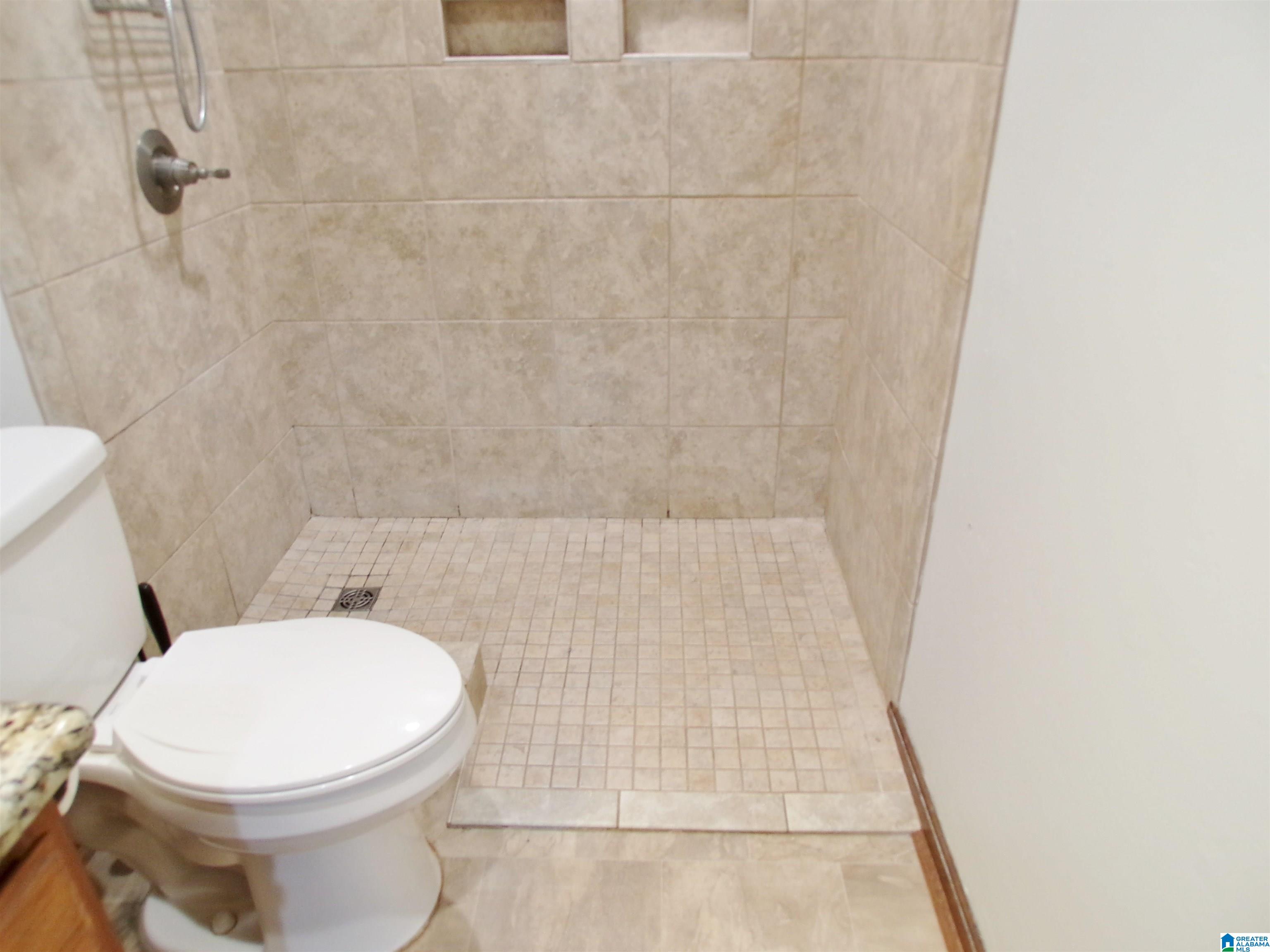 1707 Roundhill Road Weaver, AL 36277 - Photo 25 of 78
