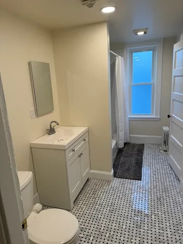 $1,200 | 49 Holmes Street, Unit 3A, Quincy, MA 02171