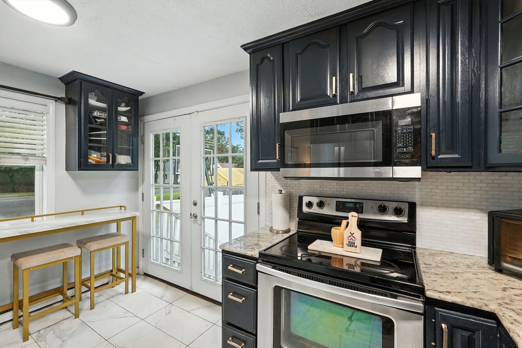 381 North Brook Road Springfield, MA 01119 - Photo 14 of 34