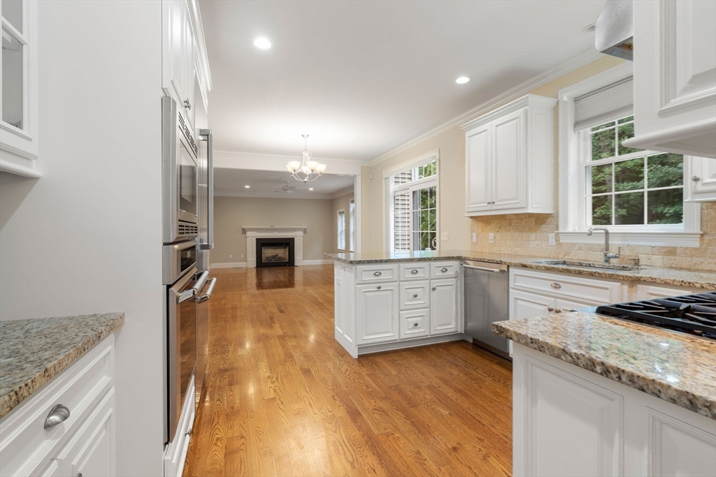 78 Hunnewell Street Wellesley, MA 02481 - Photo 18 of 42