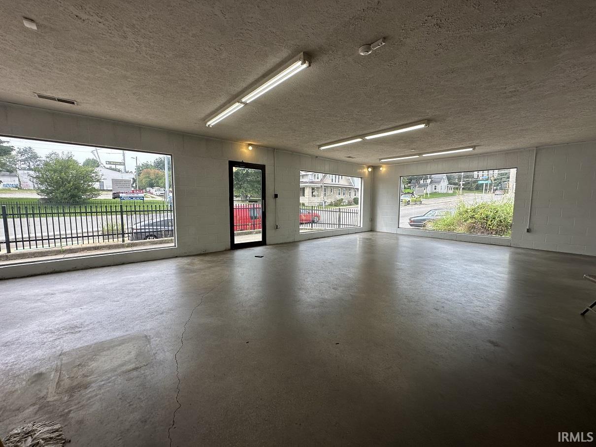 322 West 3rd Street Bloomington, IN 47404 - Photo 23 of 35