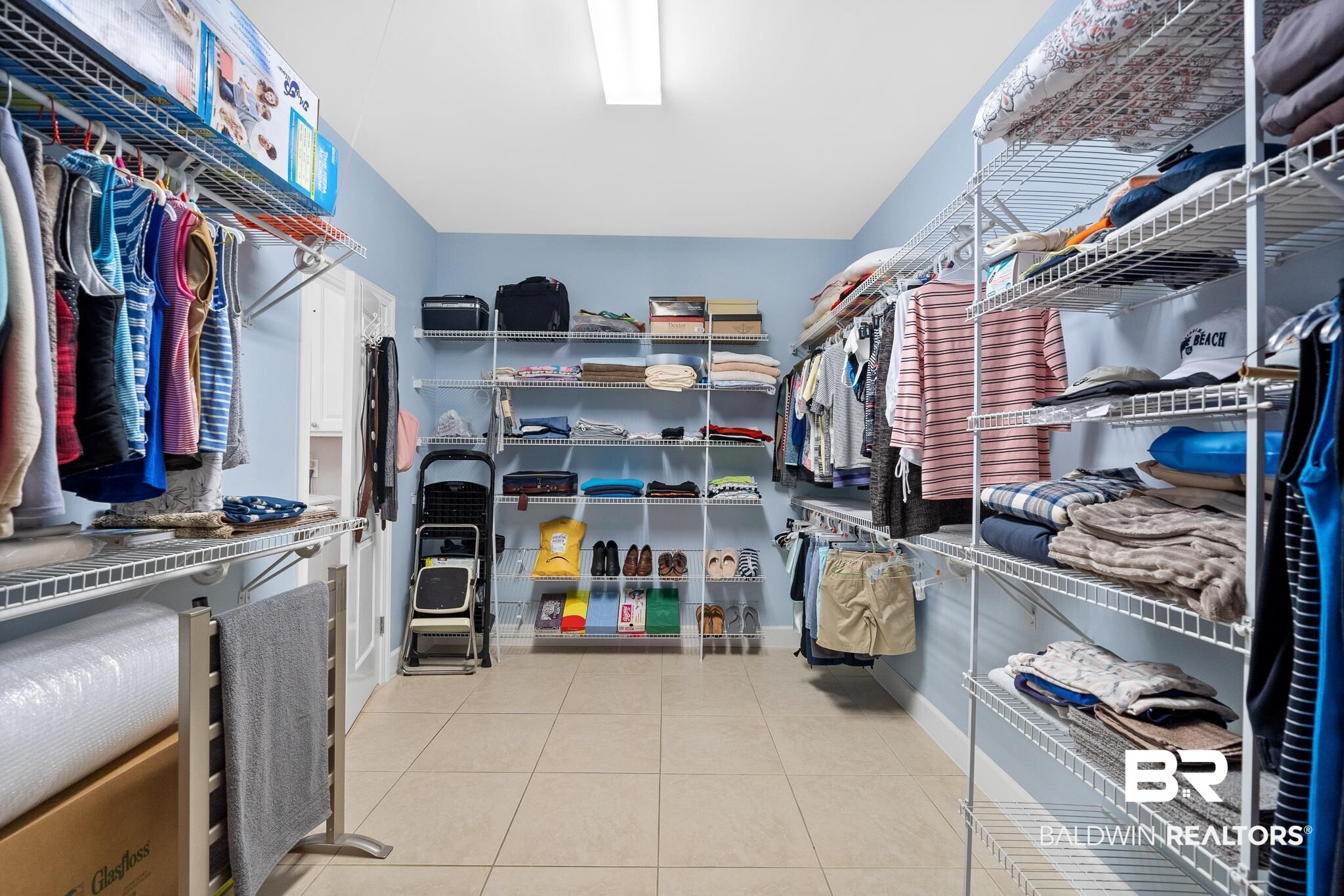 26664 Harbor Ridge Drive Orange Beach, AL 36561 - Photo 18 of 38 Walk-through from bathroom to laundry room.