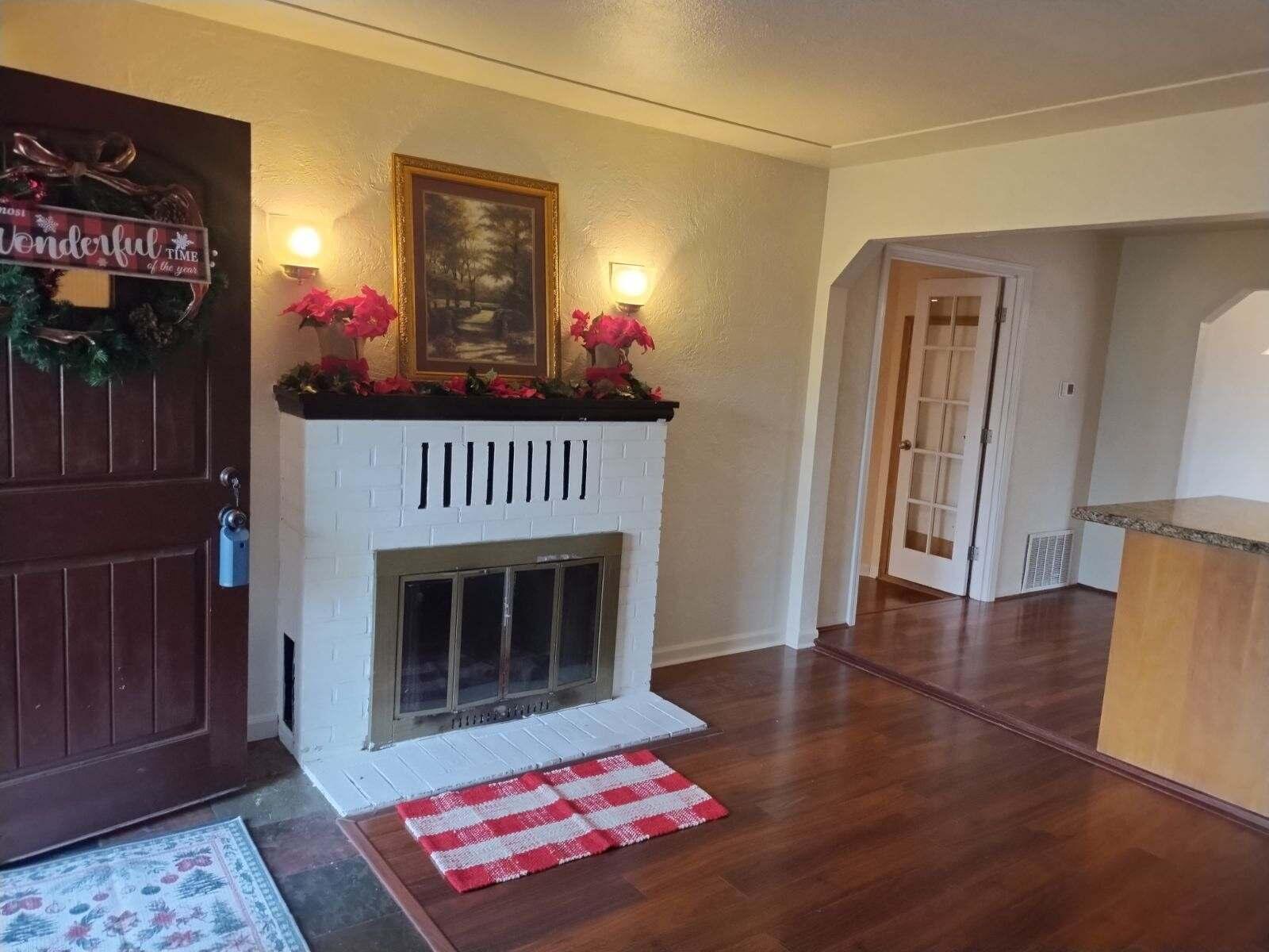 2145 Springbrook Road Medford, OR 97504 - Photo 8 of 43 coved living room