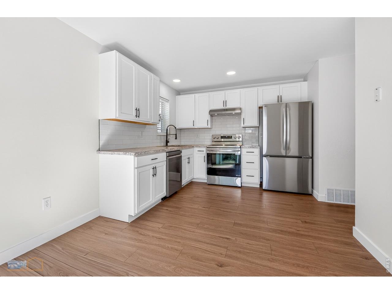 4641 Portside Way Boulder, CO 80301 - Photo 22 of 42 Dining area and Kitchen