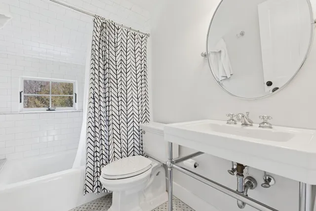 a view of a house with swimming pool and a yard