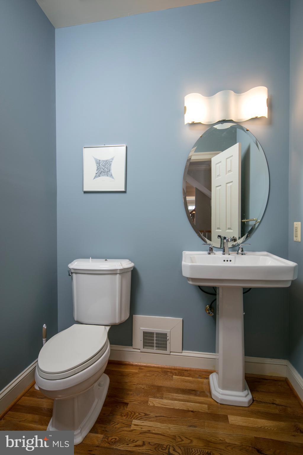 5309 Cushing Place Northwest Washington, DC 20016 - Photo 13 of 30 Bath