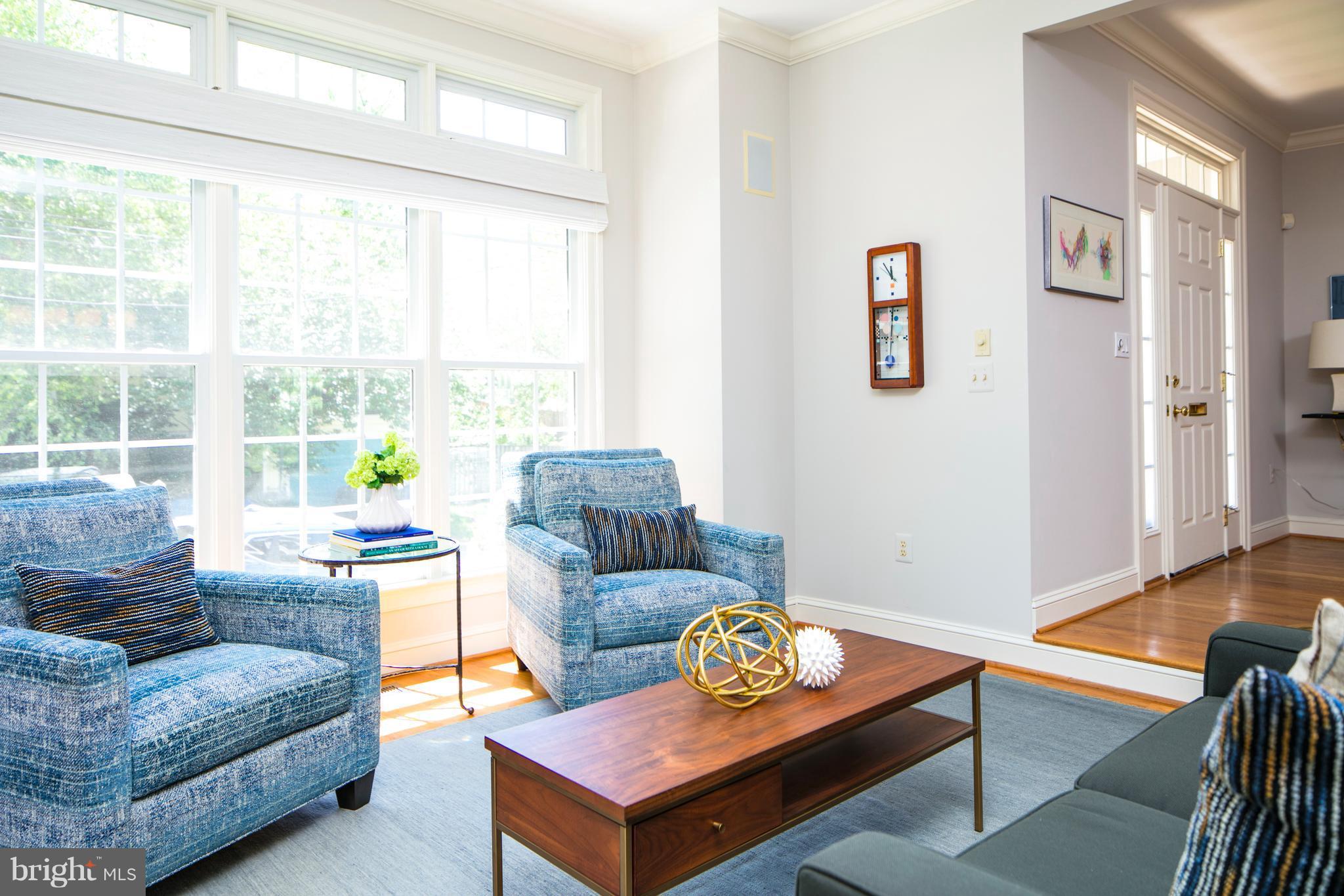 5309 Cushing Place Northwest Washington, DC 20016 - Photo 3 of 30 Living Room