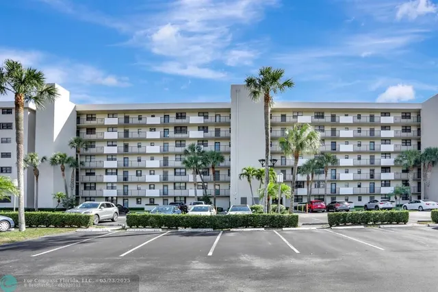 $299,000 | 2430 DC Country Club Boulevard, Unit 4012, Deerfield Beach, FL 33442