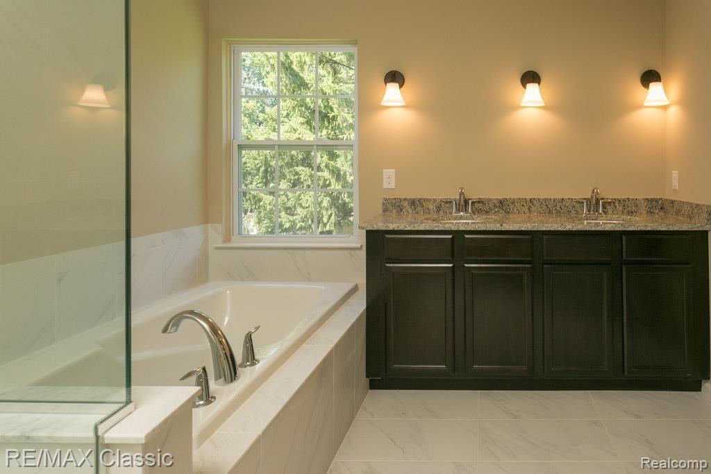 3336 Starr Road Royal Oak, MI 48073 - Photo 12 of 29 3336StarrRd-23.jpg