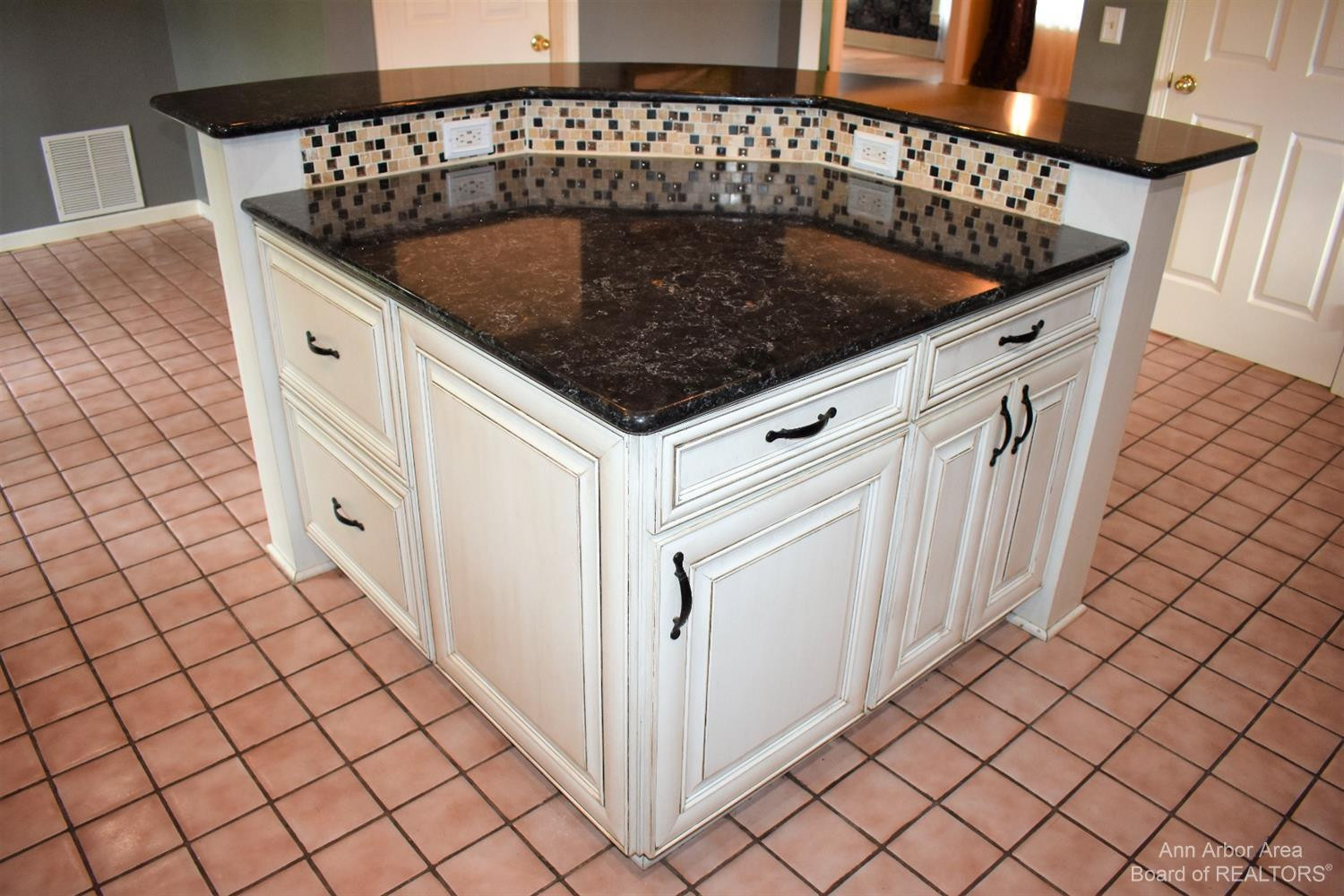 11501 Dixon Road Monroe, MI 48161 - Photo 7 of 55 Photo 7