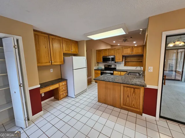 $2,400 | 108 Glendale Drive, Peachtree City, GA 30269