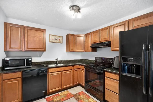 $379,999 | 528 Citrus Avenue, Eustis, FL 32726