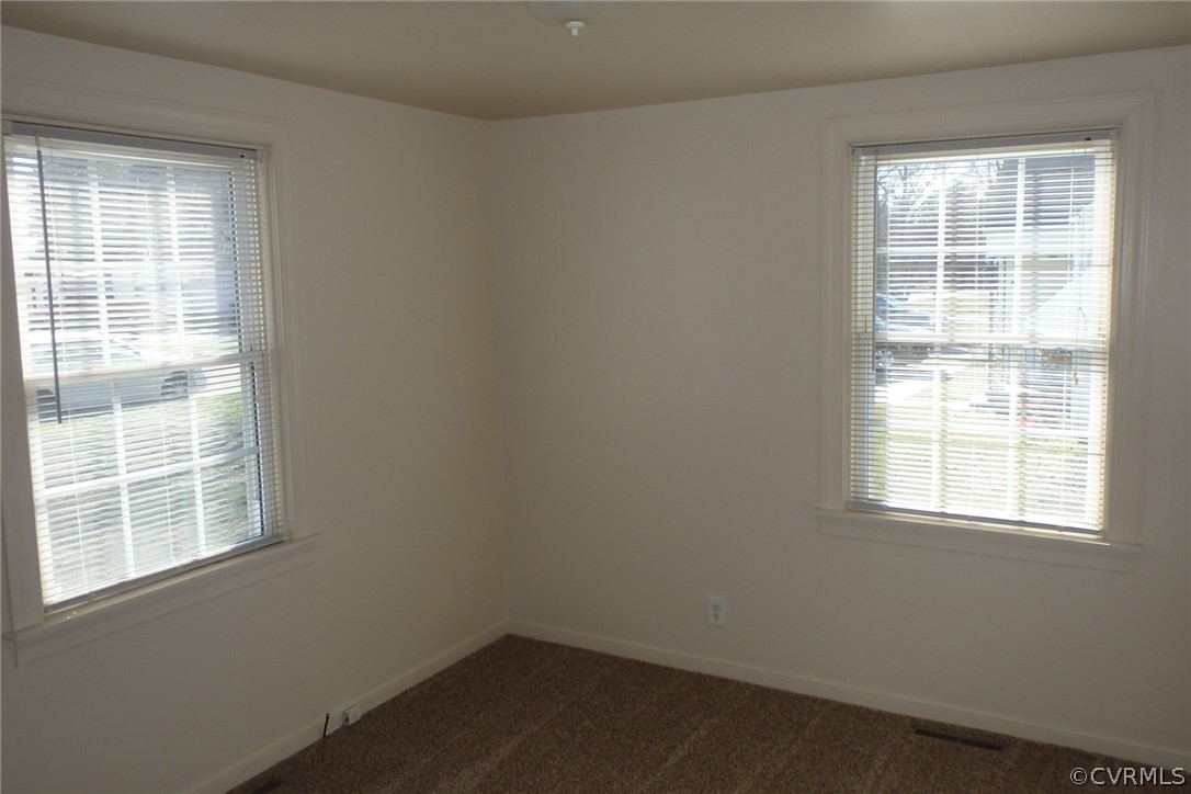 530 Riverview Road Colonial Heights, VA 23834 - Photo 6 of 10 an empty room with a window