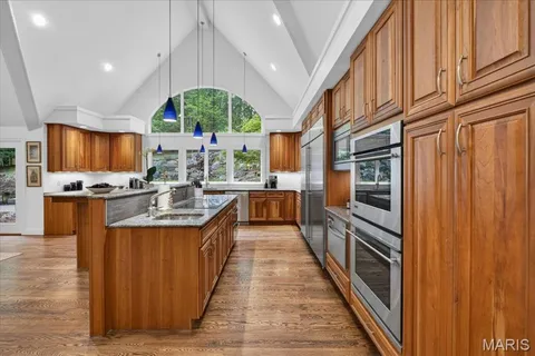 $949,900 | 18032 Turkey Bend Drive, Wildwood, MO 63038