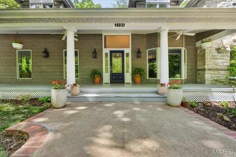 $949,900 | 18032 Turkey Bend Drive, Wildwood, MO 63038