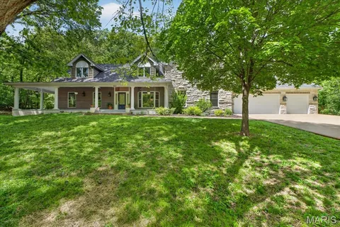 $949,900 | 18032 Turkey Bend Drive, Wildwood, MO 63038