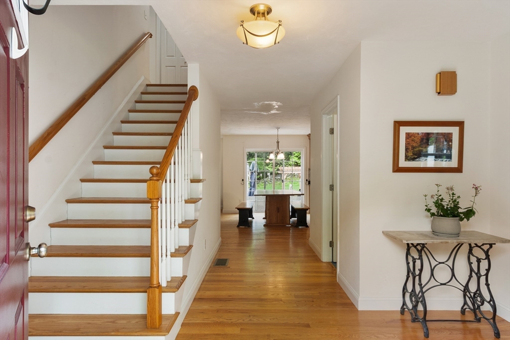 82 Lawrence Street Pepperell, MA 01463 - Photo 5 of 42