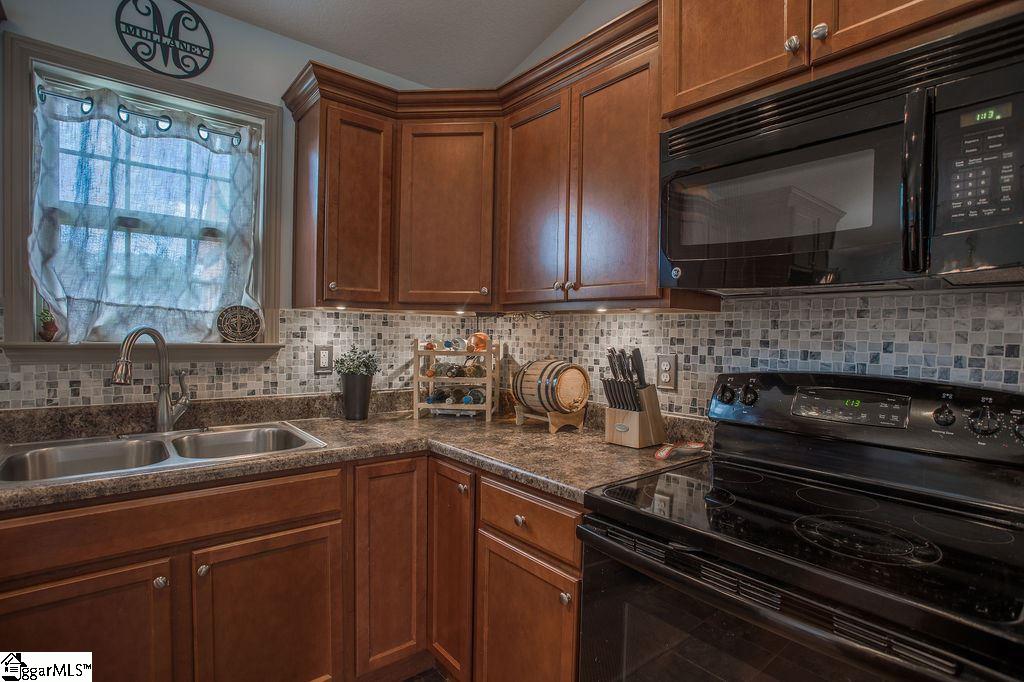 216 Sleepy River Road Simpsonville, SC 29681 - Photo 7 of 29 Gallery Image 7