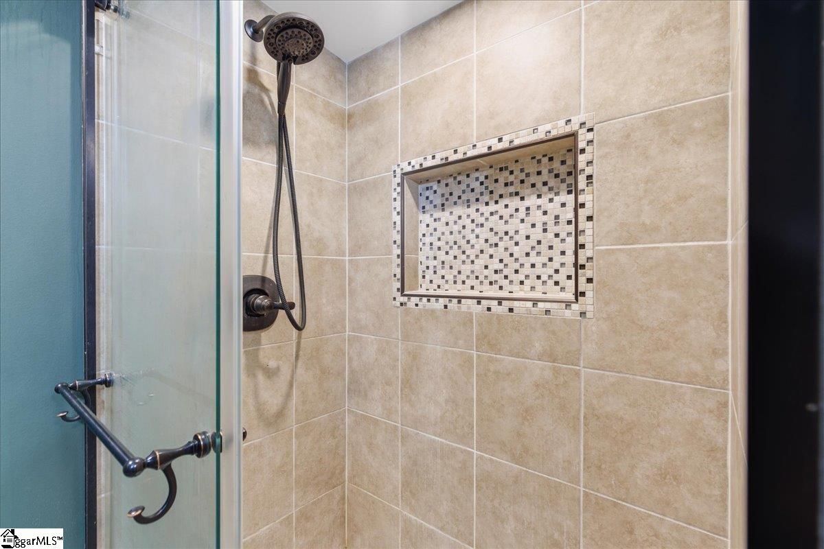 112 Newry Road Seneca, SC 29672 - Photo 11 of 16