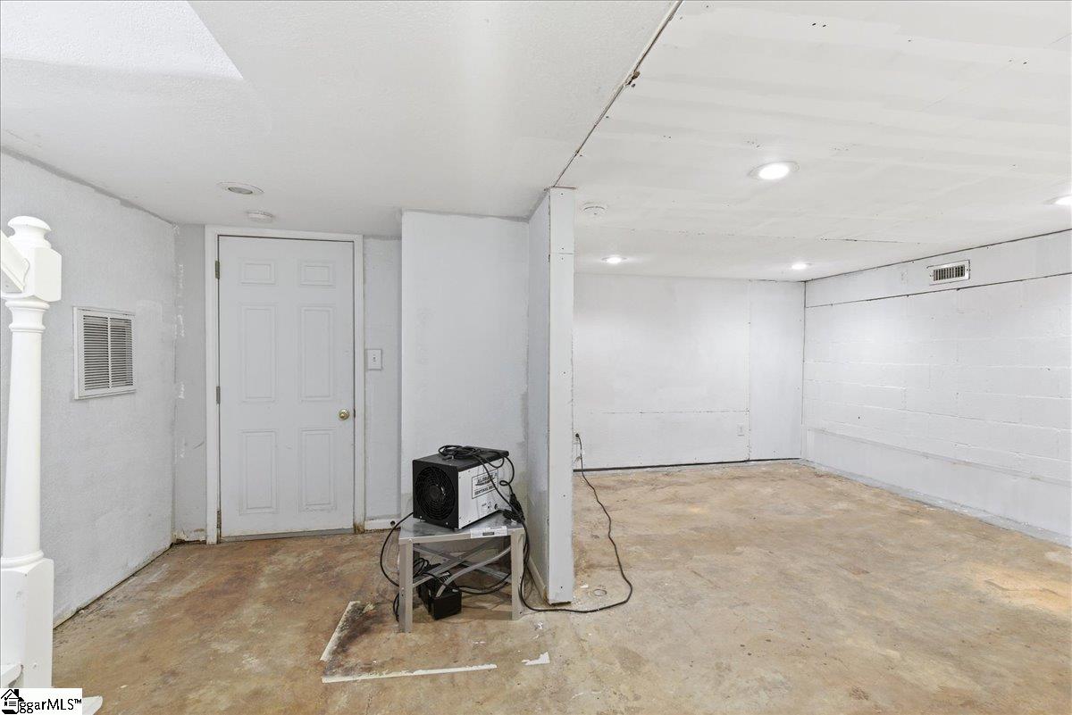 112 Newry Road Seneca, SC 29672 - Photo 15 of 16