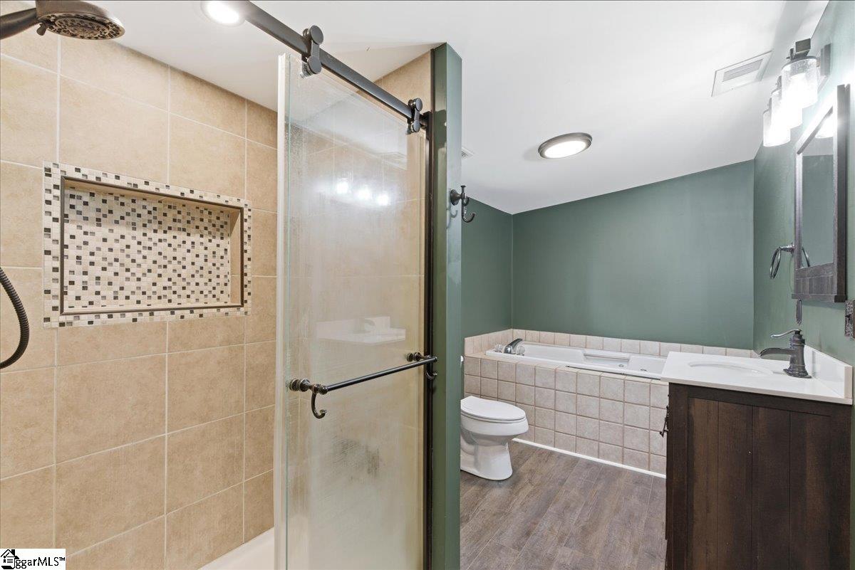 112 Newry Road Seneca, SC 29672 - Photo 9 of 16