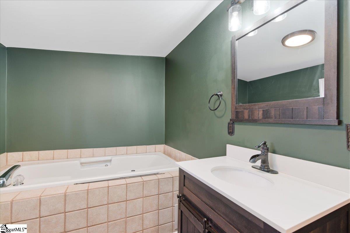 112 Newry Road Seneca, SC 29672 - Photo 10 of 16