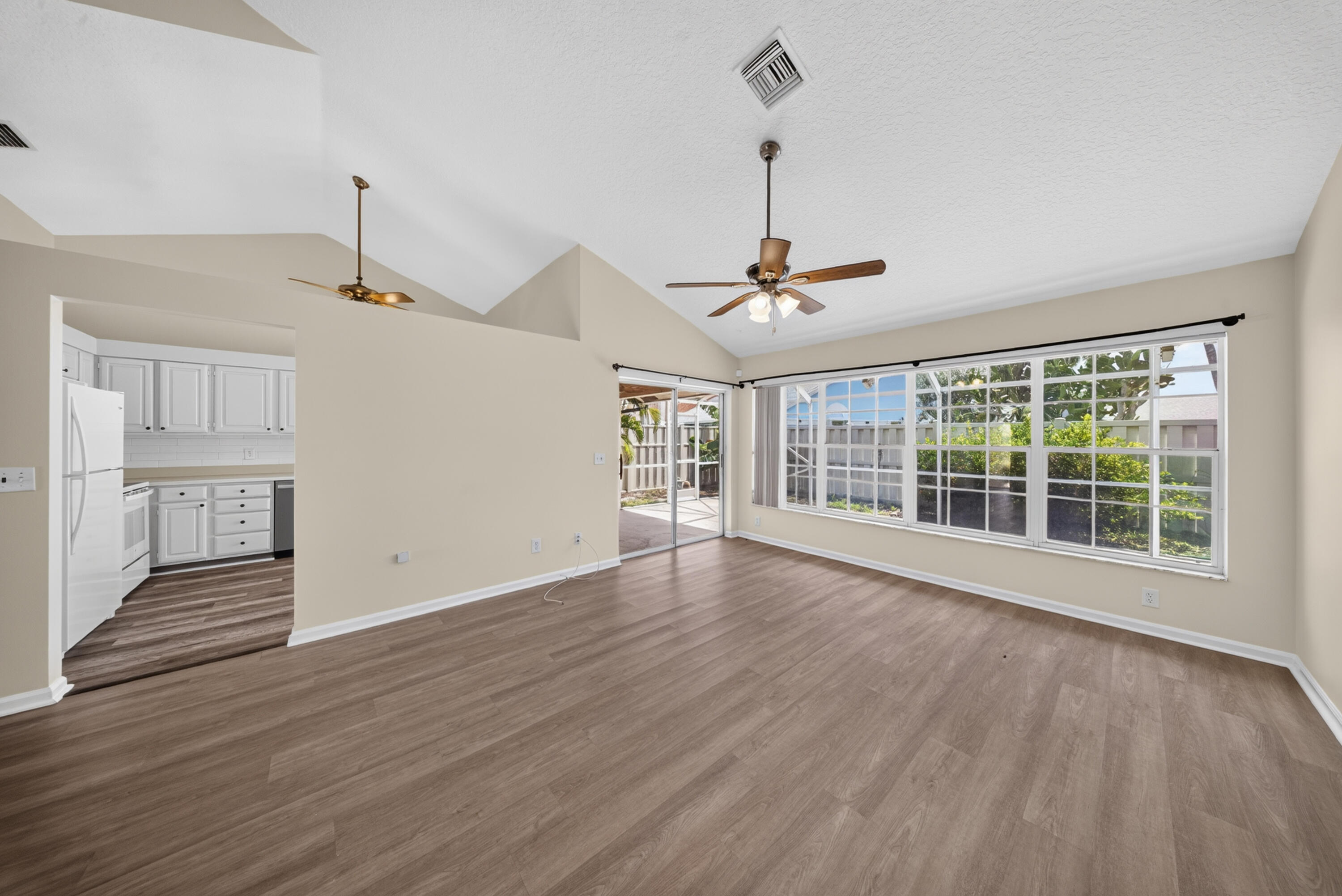 119 Adobe Circle Jupiter, FL 33458 - Photo 5 of 43 DSC02967