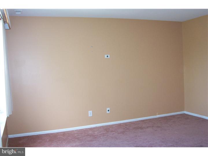 20 Millstream Road Pine Hill, NJ 08021 - Photo 3 of 13 Living Room