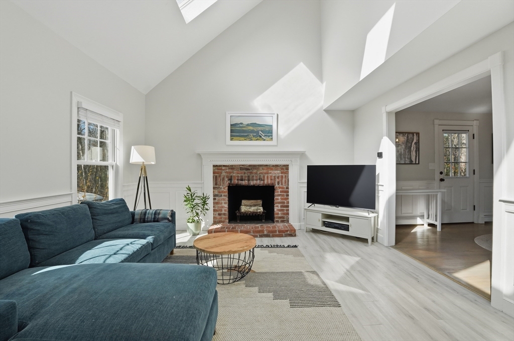 296 Meiggs Backus Road Sandwich, MA 02563 - Photo 6 of 40