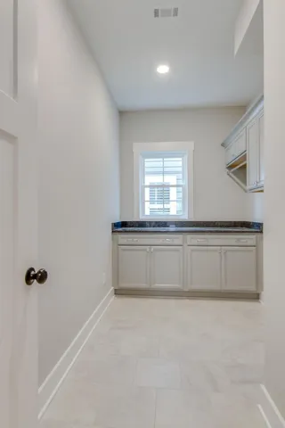 a view of empty room with window