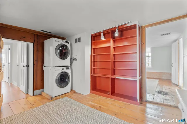 $685,000 | 1 Ferry Road, Chester, CT 06412