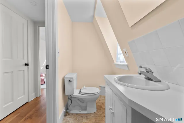 $685,000 | 1 Ferry Road, Chester, CT 06412