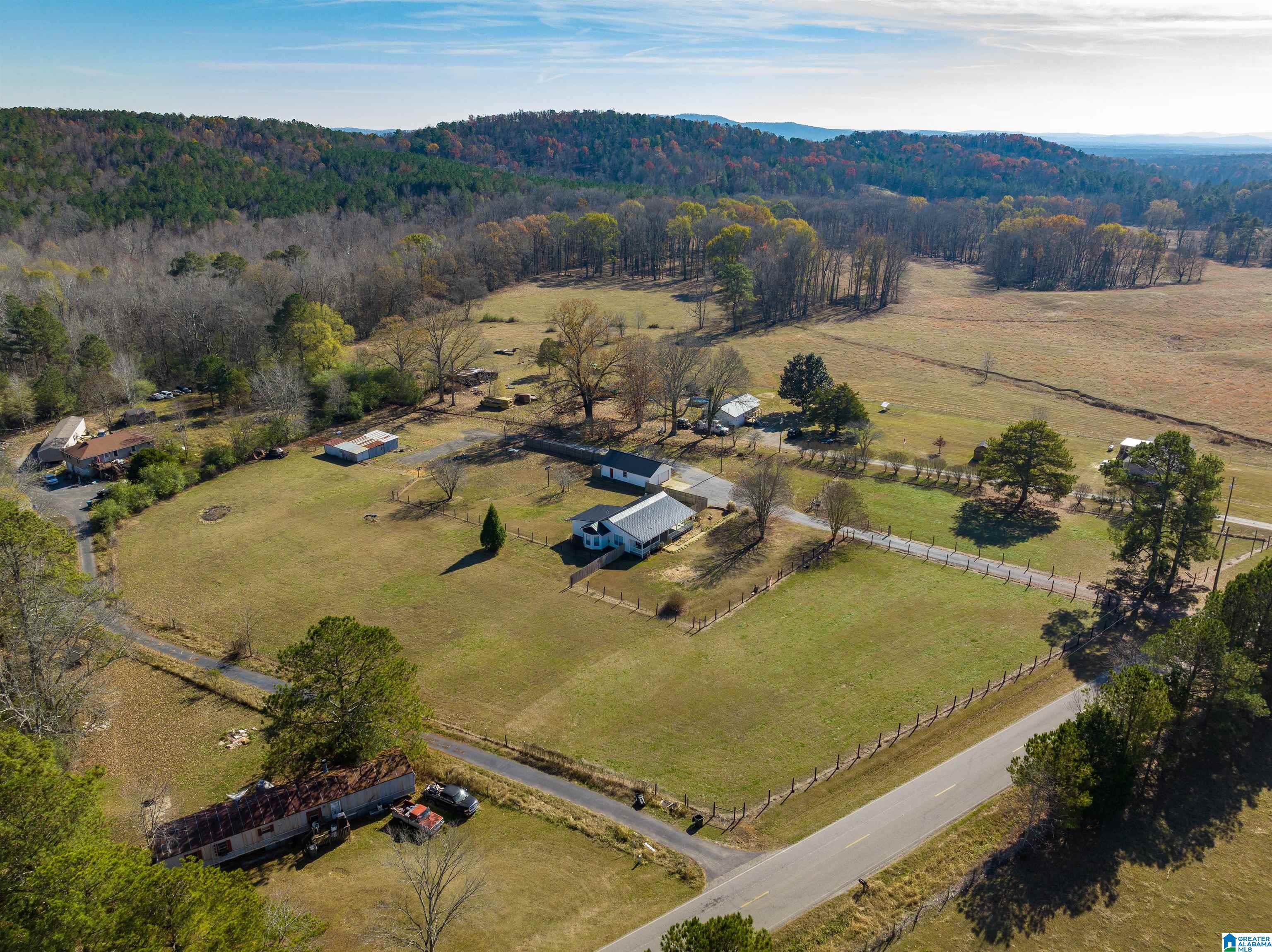 1094 Crawford Cove Road Springville, AL 35146 - Photo 4 of 33