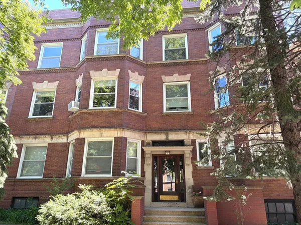 $400,000 | 4517 North Ashland Avenue, Unit 3N, Chicago, IL 60640