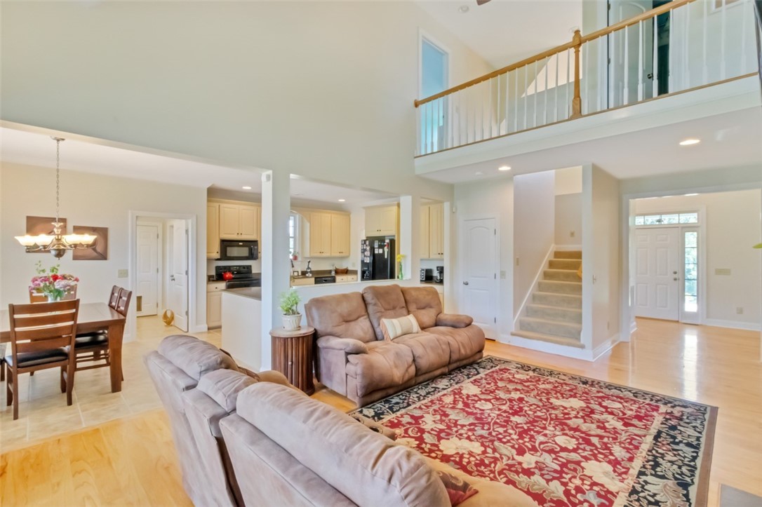 202 Edens Ridge Drive Six Mile, SC 29682 - Photo 4 of 37 Gallery Image 4