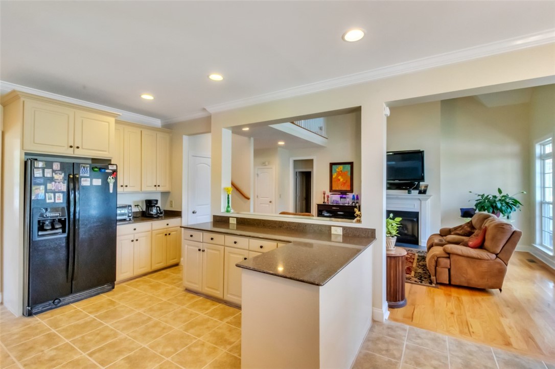 202 Edens Ridge Drive Six Mile, SC 29682 - Photo 6 of 37 Gallery Image 6