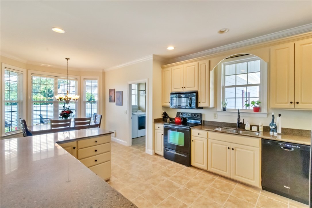 202 Edens Ridge Drive Six Mile, SC 29682 - Photo 7 of 37 Gallery Image 7