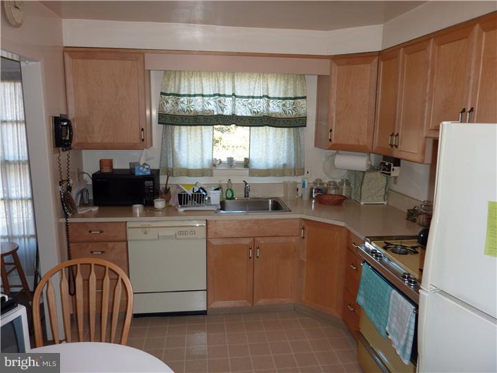 421 Kennerly Road Springfield, PA 19064 - Photo 2 of 6