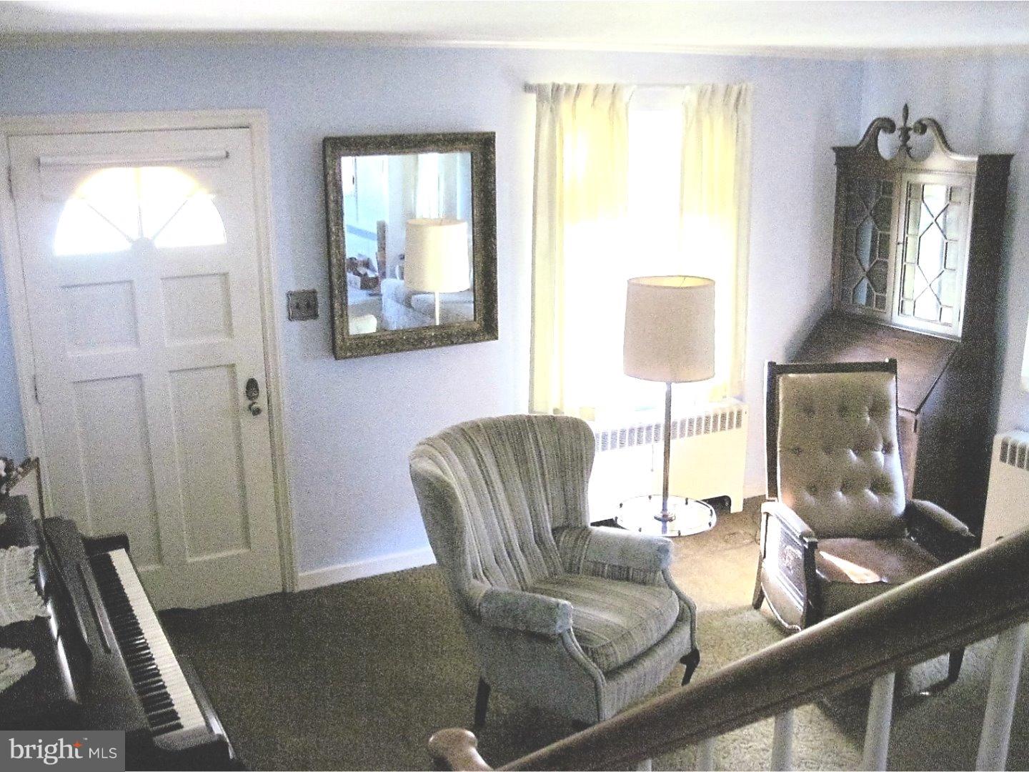 2927 Cowpath Road Hatfield, PA 19440 - Photo 12 of 20 Living Room