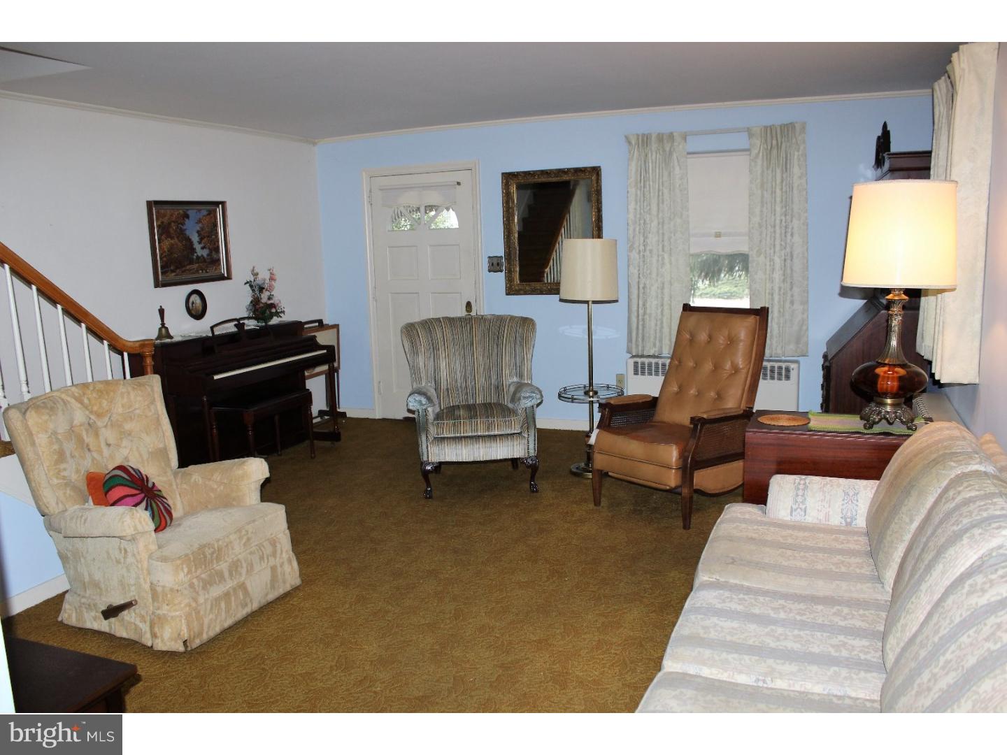 2927 Cowpath Road Hatfield, PA 19440 - Photo 10 of 20 Living Room