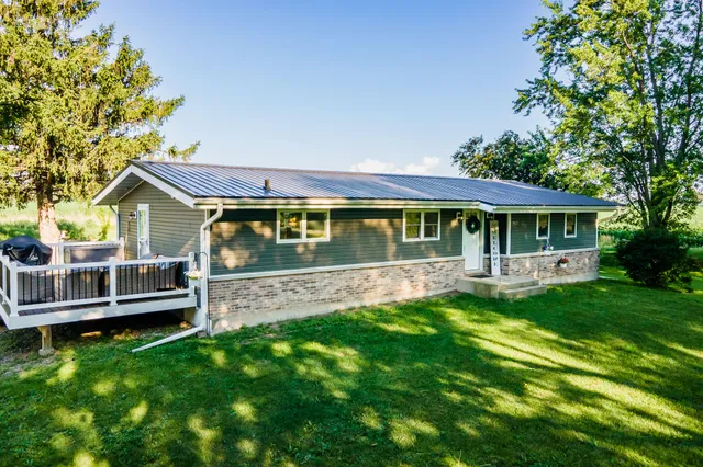 $799,000 | N2232 Peters Road, Sharon, WI 53585