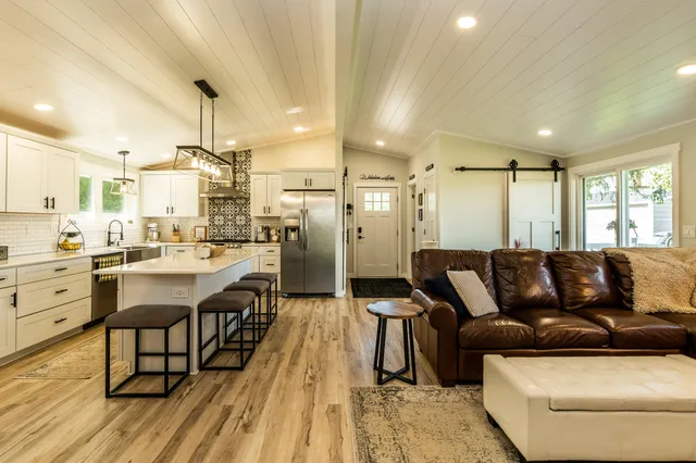 $799,000 | N2232 Peters Road, Sharon, WI 53585