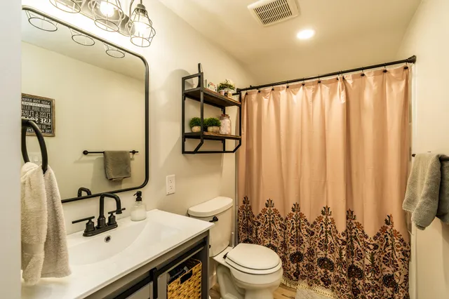 $799,000 | N2232 Peters Road, Sharon, WI 53585