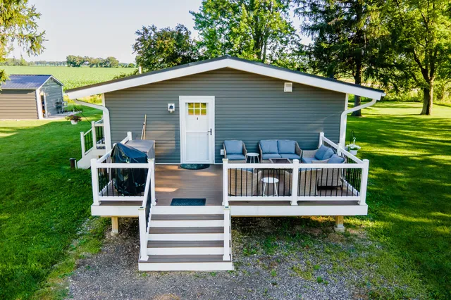 $799,000 | N2232 Peters Road, Sharon, WI 53585